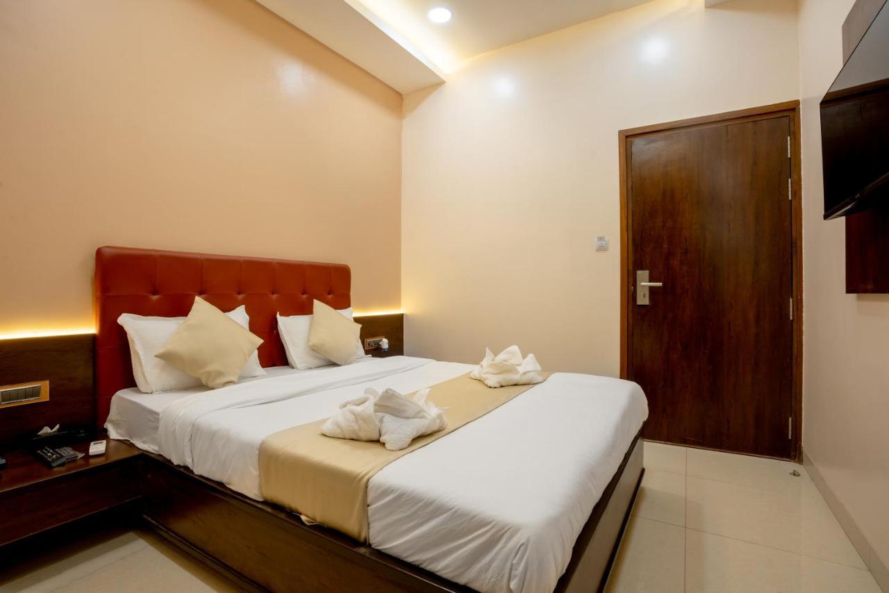 Hotel Empire - Near Mumbai International Airport Eksteriør billede