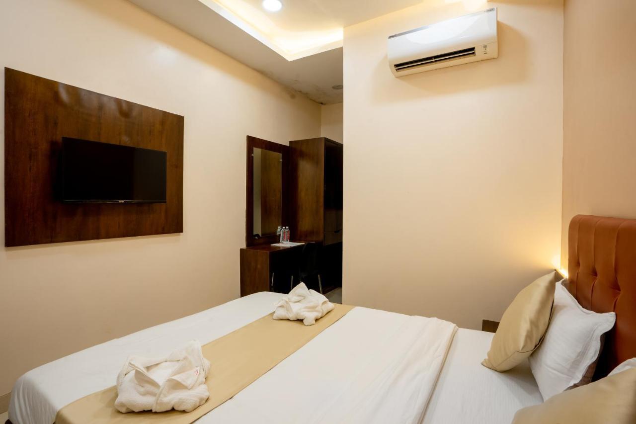 Hotel Empire - Near Mumbai International Airport Eksteriør billede